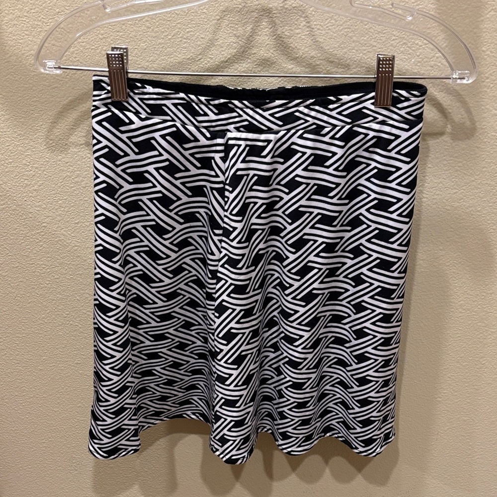 Black and White Geometric Women's Athletic Skirt